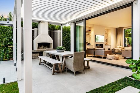 Photo of property in 71a Ngataringa Road, Devonport, Auckland, 0624