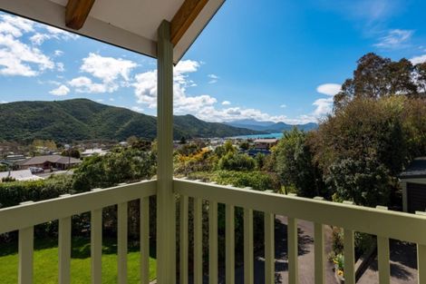 Photo of property in 18 Moana View Road, Waikawa, Picton, 7220