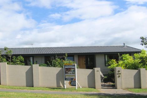 Photo of property in 85 Fernhill Way, Oteha, Auckland, 0632