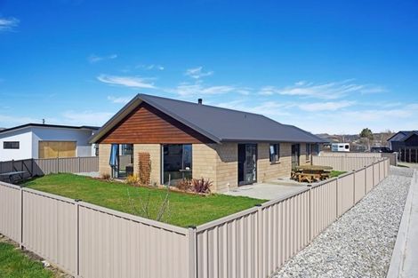 Photo of property in 28 Plunket Street, Omakau, 9376