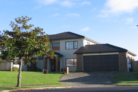 Photo of property in 32 Chieftain Rise, Goodwood Heights, Auckland, 2105