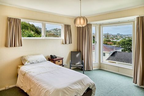 Photo of property in 17 Annan Grove, Papakowhai, Porirua, 5024