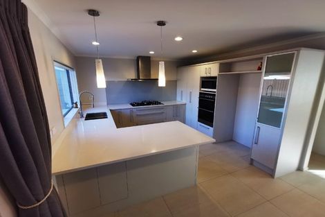 Photo of property in 12 Creda Road, Wattle Downs, Auckland, 2103