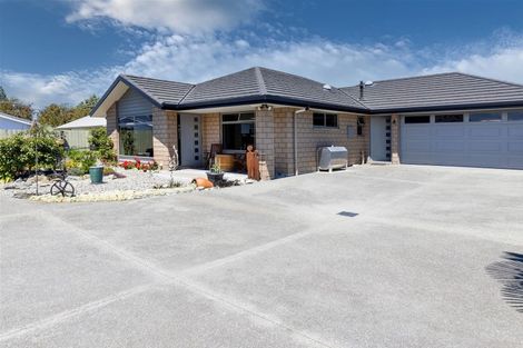 Photo of property in 35 Lakings Road, Springlands, Blenheim, 7201