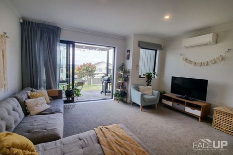 Photo of property in 32/1 Scott Road, Hobsonville, Auckland, 0616