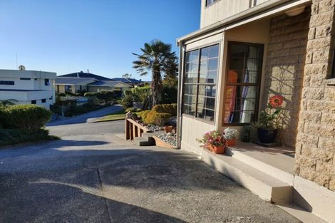 Photo of property in 2 Stanton Crescent, Karoro, Greymouth, 7805