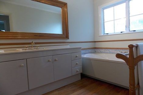 Photo of property in 15 Doris Gordon Crescent, Crofton Downs, Wellington, 6035