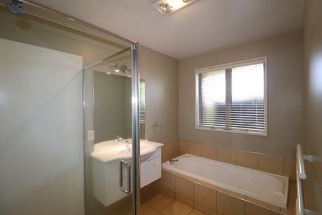 Photo of property in 14 Coolspring Way, Redwood, Christchurch, 8051