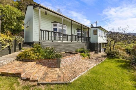 Photo of property in 22 Shandon Street, Roseneath, Port Chalmers, 9023