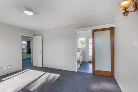 Photo of property in 2/76 Millbrook Road, Henderson, Auckland, 0612