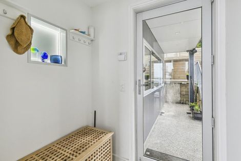 Photo of property in 100 Owhiro Bay Parade, Owhiro Bay, Wellington, 6023