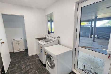 Photo of property in 75 Viewmont Drive, Harbour View, Lower Hutt, 5010