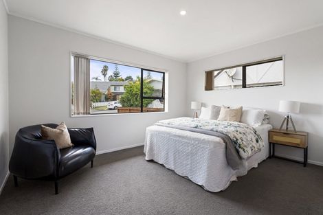 Photo of property in 70 Aberfeldy Avenue, Highland Park, Auckland, 2010