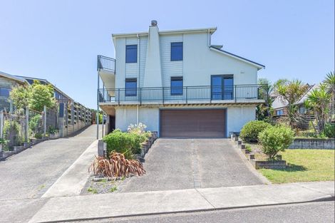 Photo of property in 8 Arataki Grove, Waitarere Beach, Levin, 5510