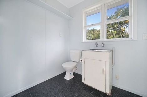 Photo of property in 94 Edmonton Road, Henderson, Auckland, 0612