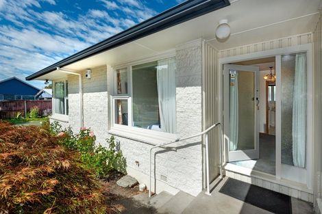 Photo of property in 13 Woodbury Street, Avonhead, Christchurch, 8042