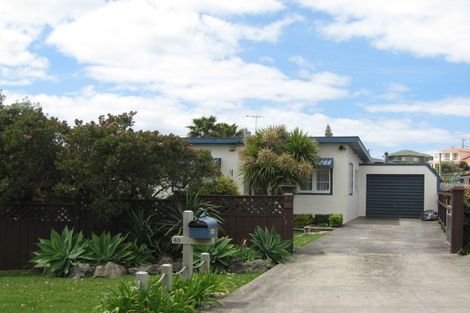 Photo of property in 41 Tindalls Bay Road, Tindalls Beach, Whangaparaoa, 0930