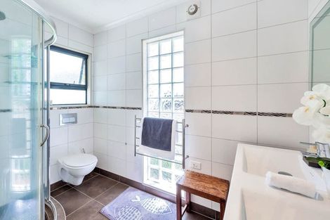 Photo of property in 76 Matipo Road, Mairangi Bay, Auckland, 0630