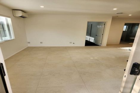 Photo of property in 28 Ballymore Drive, Pinehill, Auckland, 0632
