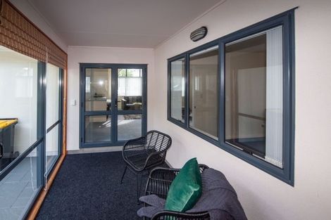 Photo of property in 33 Amesbury Drive, Churton Park, Wellington, 6037