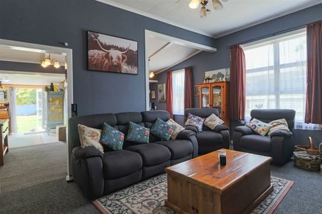 Photo of property in 13 Maire Street, Inglewood, 4330