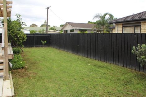 Photo of property in 337 Swanson Road, Ranui, Auckland, 0612