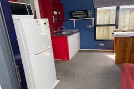 Photo of property in 8 Bury Grove, Strathmore Park, Wellington, 6022