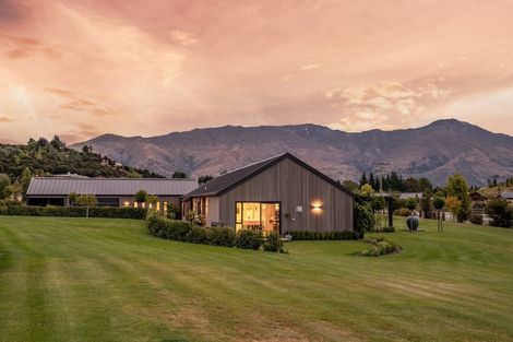 Photo of property in 4 Hidden Hills Drive, Wanaka, 9305