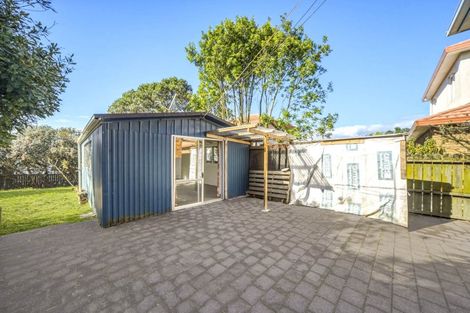 Photo of property in 194 Chivalry Road, Glenfield, Auckland, 0629