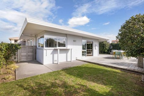 Photo of property in 2/203 Oceanbeach Road, Mount Maunganui, 3116