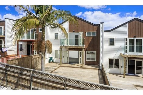 Photo of property in 5/14 Fields Parade, Oteha, Auckland, 0632