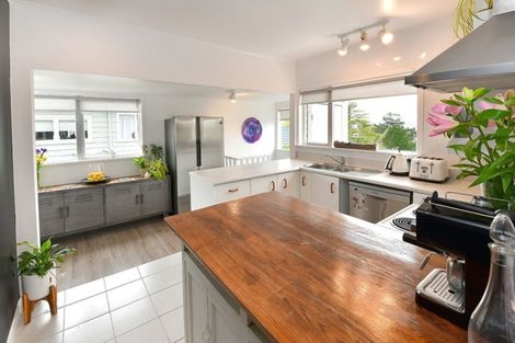 Photo of property in 1/40 Carlisle Road, Browns Bay, Auckland, 0630