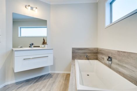 Photo of property in 44 Le Quesne Road, Bay View, Napier, 4104