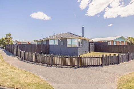 Photo of property in 60 Saint Heliers Crescent, Aranui, Christchurch, 8061