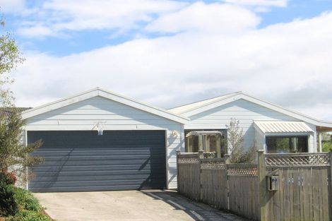 Photo of property in 81 Fernhill Way, Oteha, Auckland, 0632