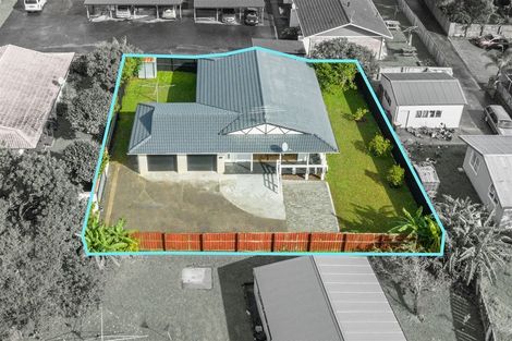 Photo of property in 2/322 Te Atatu Road, Te Atatu South, Auckland, 0610