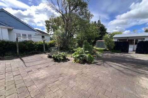 Photo of property in 220 College Street, West End, Palmerston North, 4412