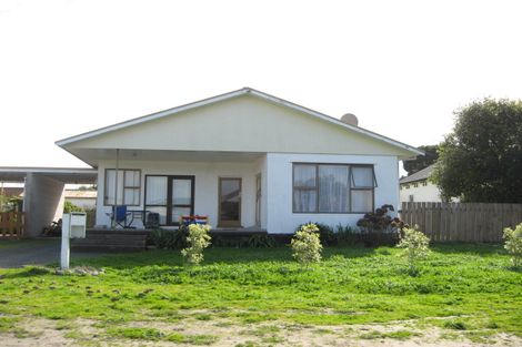 Photo of property in 1 Leyland Road, Te Awanga, 4102