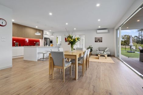 Photo of property in 15 Nola Road, Oratia, Auckland, 0604