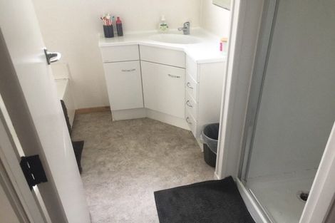 Photo of property in 4 Stallard Place, Glen Eden, Auckland, 0602