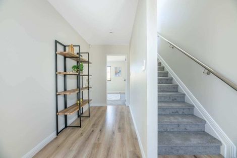 Photo of property in 2/11 Avondale Road, Taradale, Napier, 4112