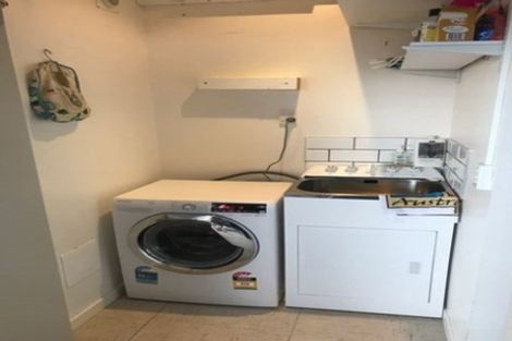 Photo of property in 43 Tiketike Way, Brooklyn, Wellington, 6021