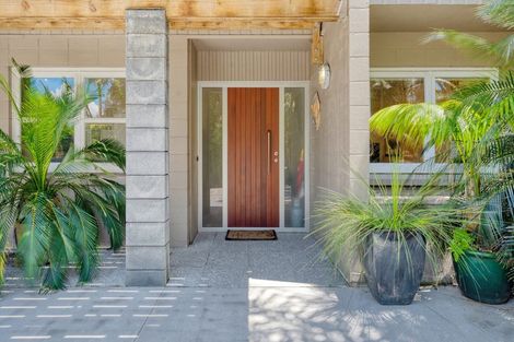 Photo of property in 42a Masterton Road, Rothesay Bay, Auckland, 0630