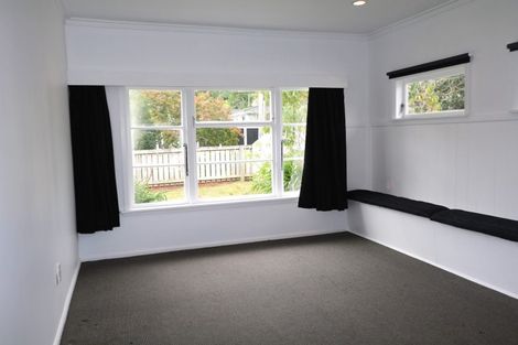 Photo of property in 396 Stokes Valley Road, Stokes Valley, Lower Hutt, 5019