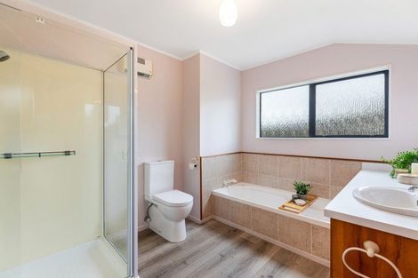 Photo of property in 52 Abilene Crescent, Churton Park, Wellington, 6037