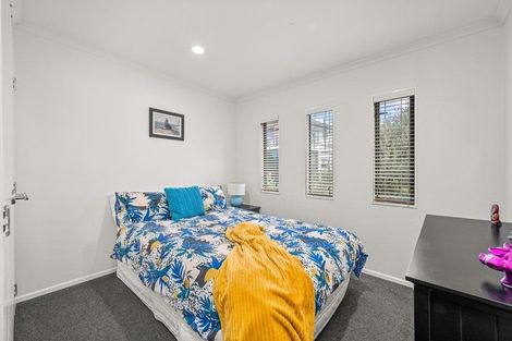 Photo of property in 29 Hogarth Rise, West Harbour, Auckland, 0618