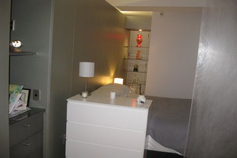 Photo of property in Gerondis Bldg Apartments, 407/60 Willis Street, Wellington Central, Wellington, 6011