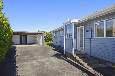 Photo of property in 32 Sylvan Avenue, Waikanae, 5036