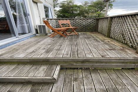 Photo of property in 131 Ruskin Road, Newlands, Wellington, 6037