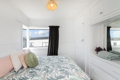 Photo of property in 21 Ocean Beach Street, Foxton Beach, Foxton, 4815